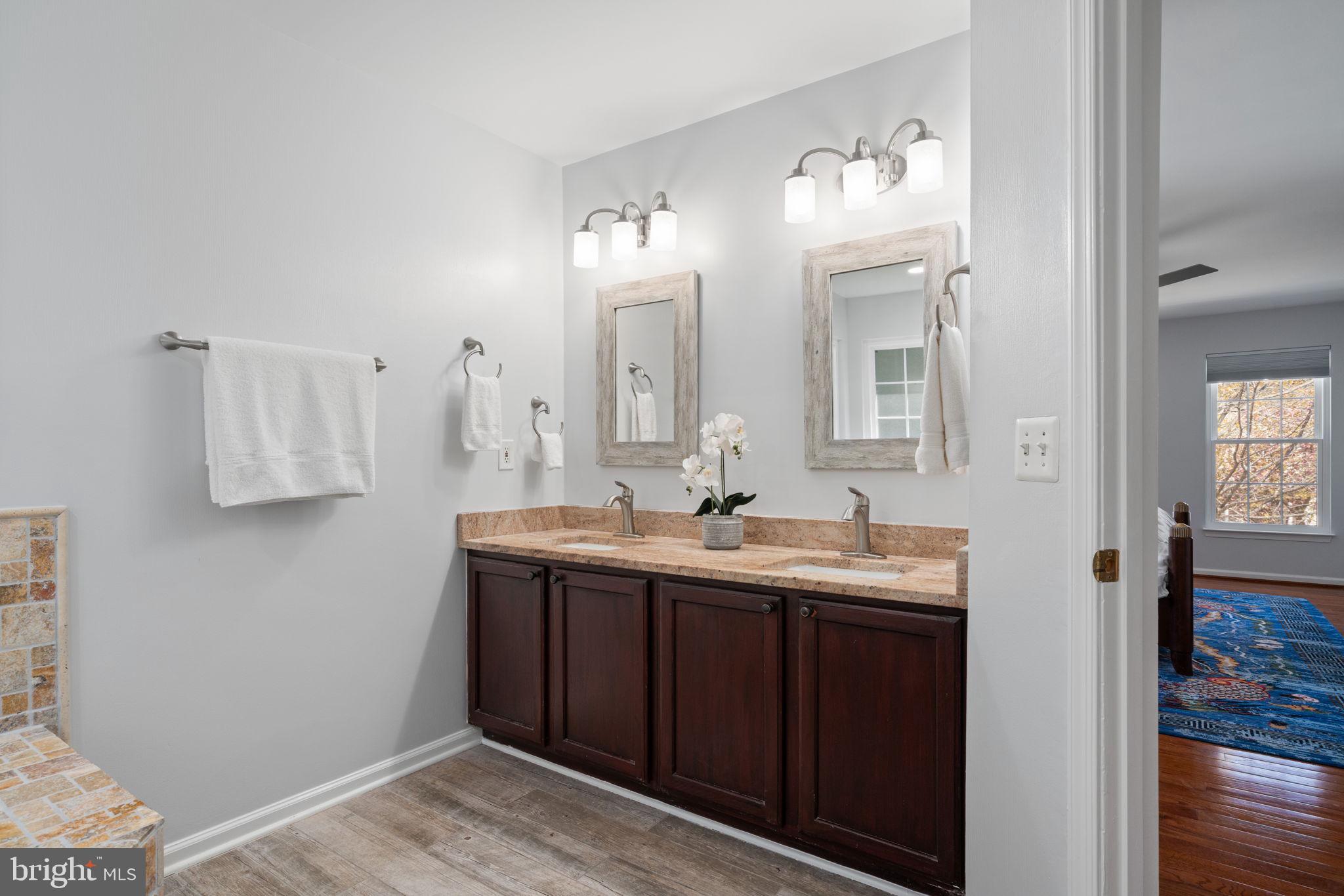 6472 COLONIAL VILLAGE LOOP