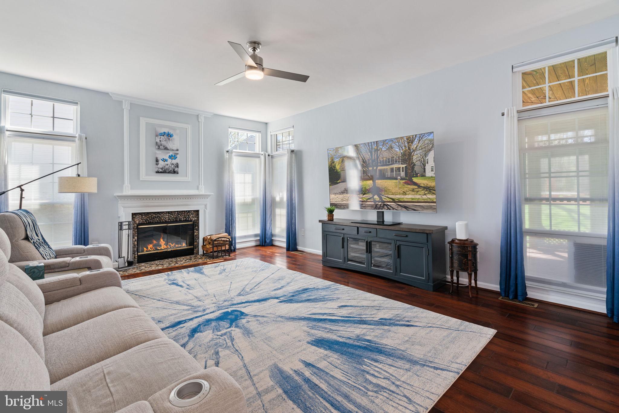 6472 COLONIAL VILLAGE LOOP