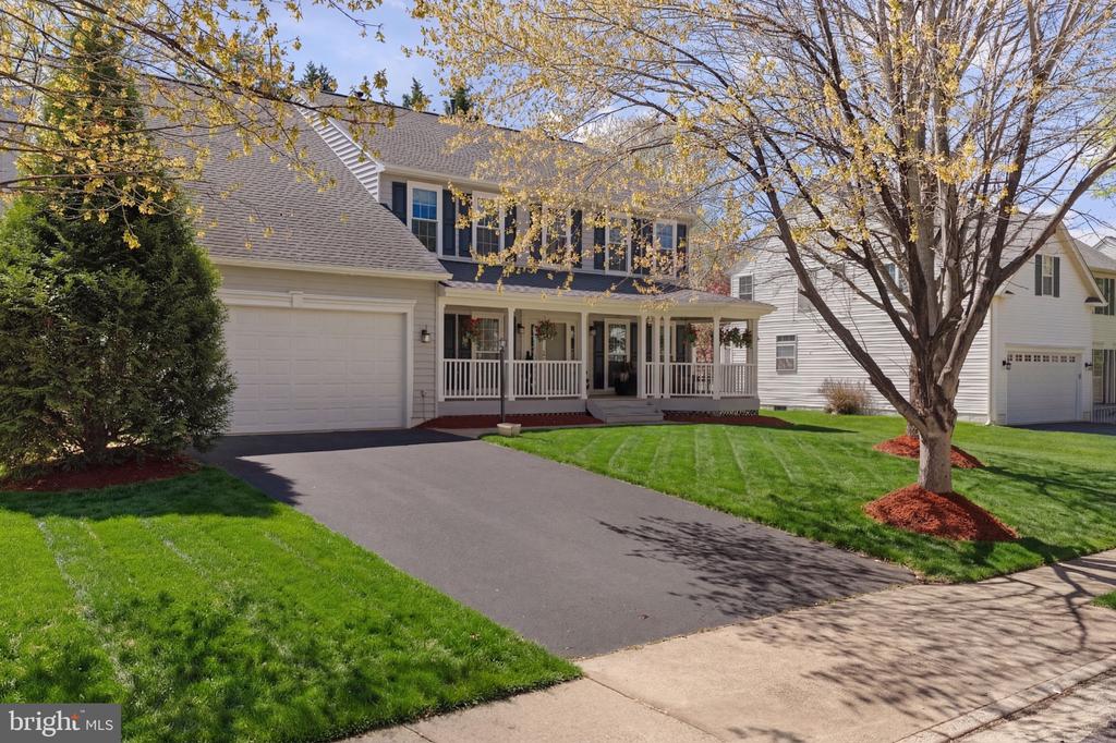 6472 COLONIAL VILLAGE LOOP