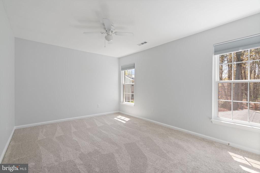 6472 COLONIAL VILLAGE LOOP