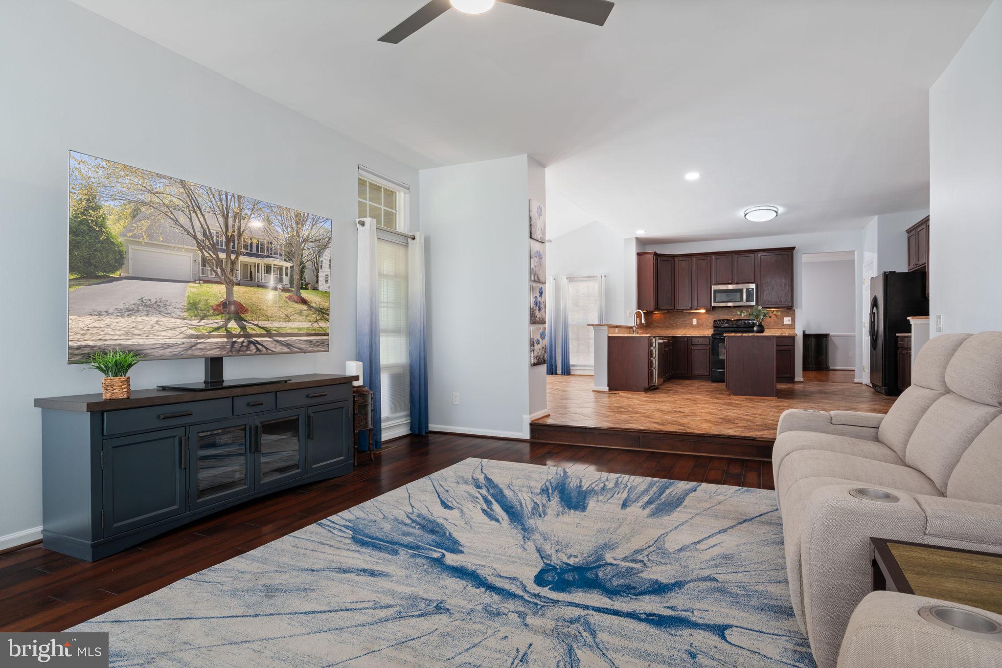 6472 COLONIAL VILLAGE LOOP