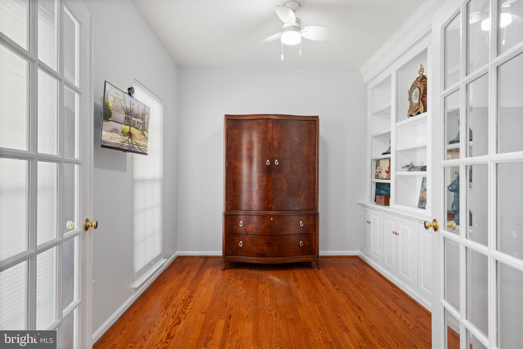 6472 COLONIAL VILLAGE LOOP