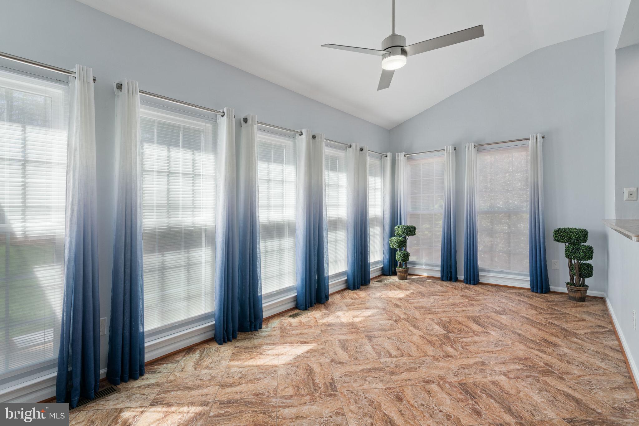 6472 COLONIAL VILLAGE LOOP