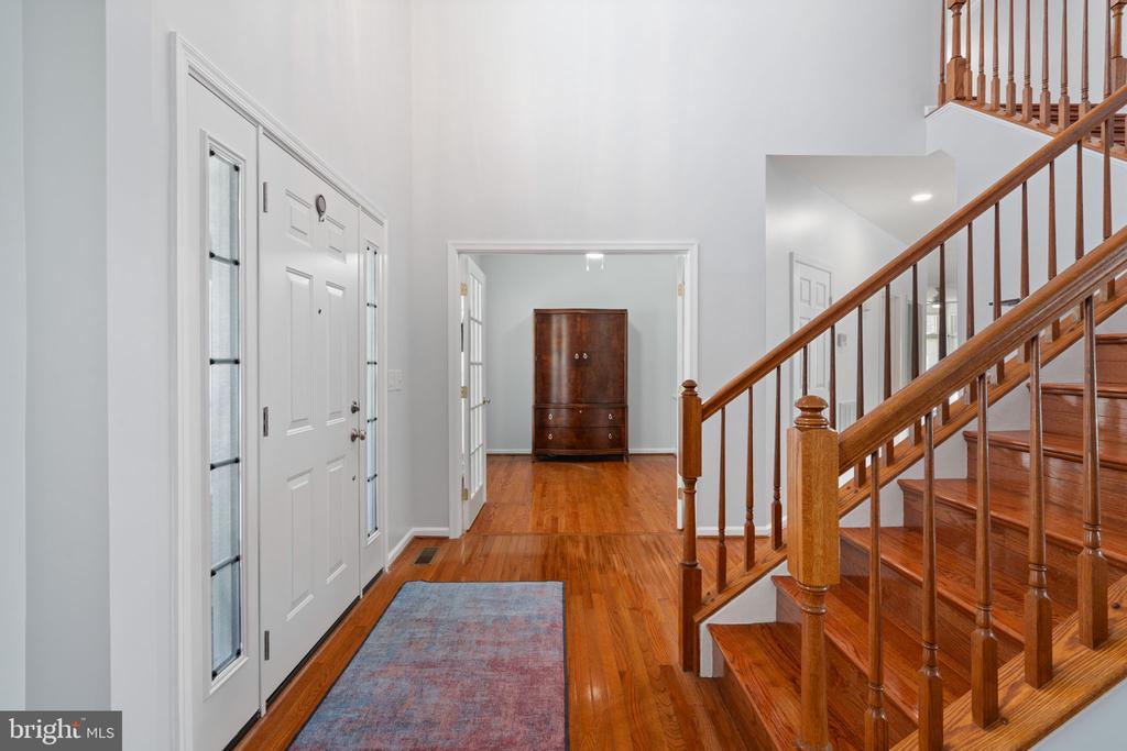 6472 COLONIAL VILLAGE LOOP