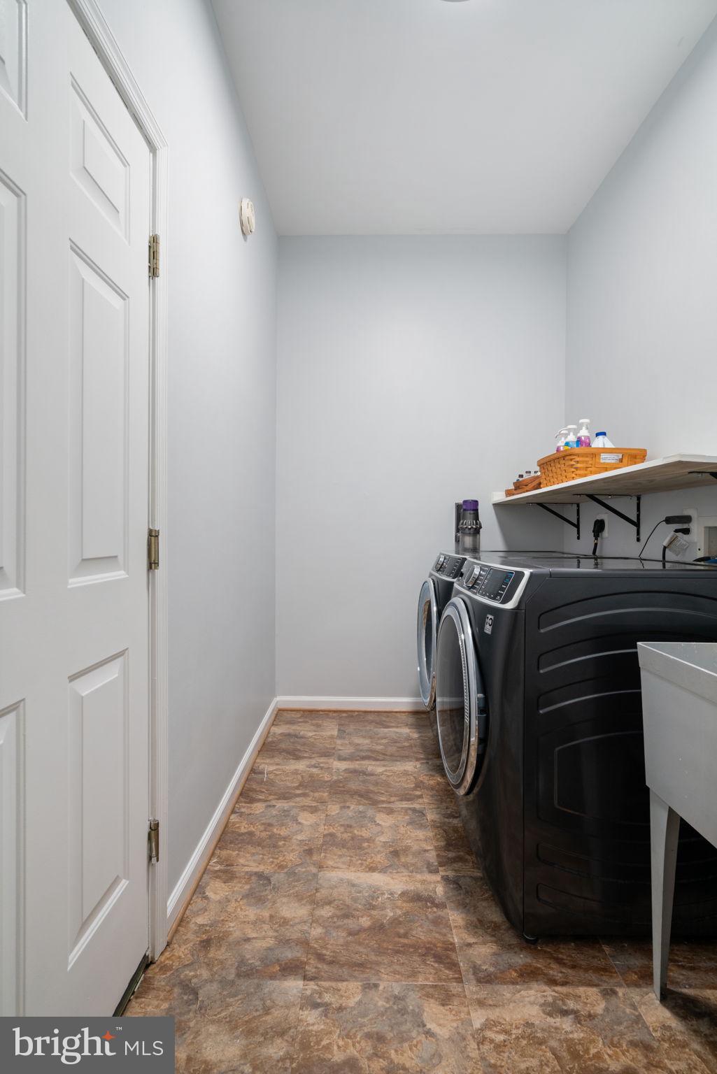 6472 COLONIAL VILLAGE LOOP
