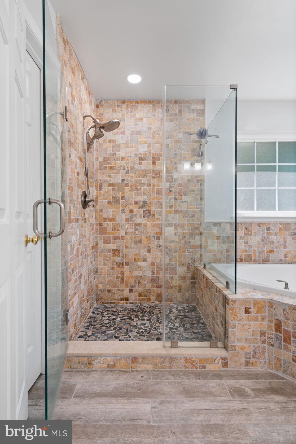 6472 COLONIAL VILLAGE LOOP