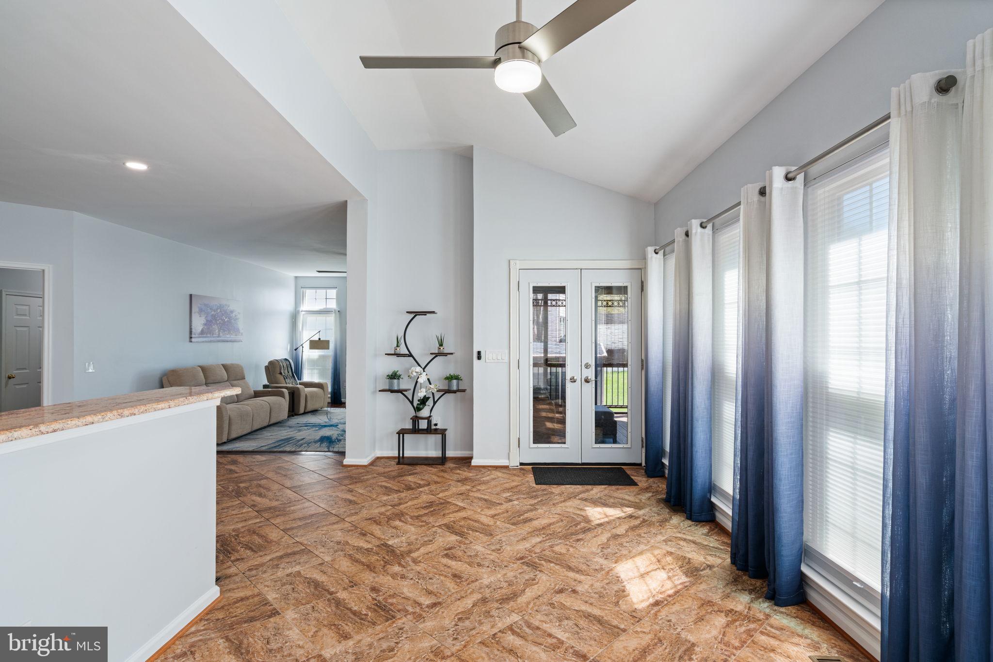 6472 COLONIAL VILLAGE LOOP