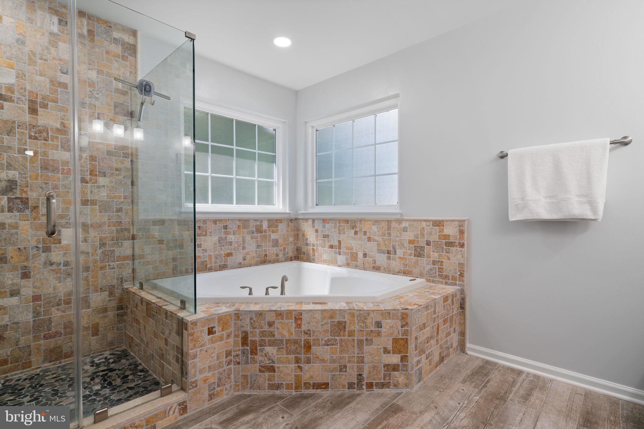 6472 COLONIAL VILLAGE LOOP
