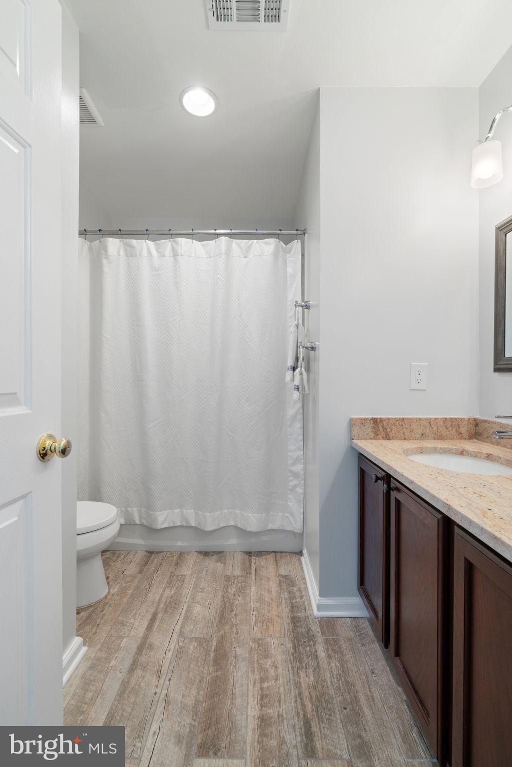 6472 COLONIAL VILLAGE LOOP