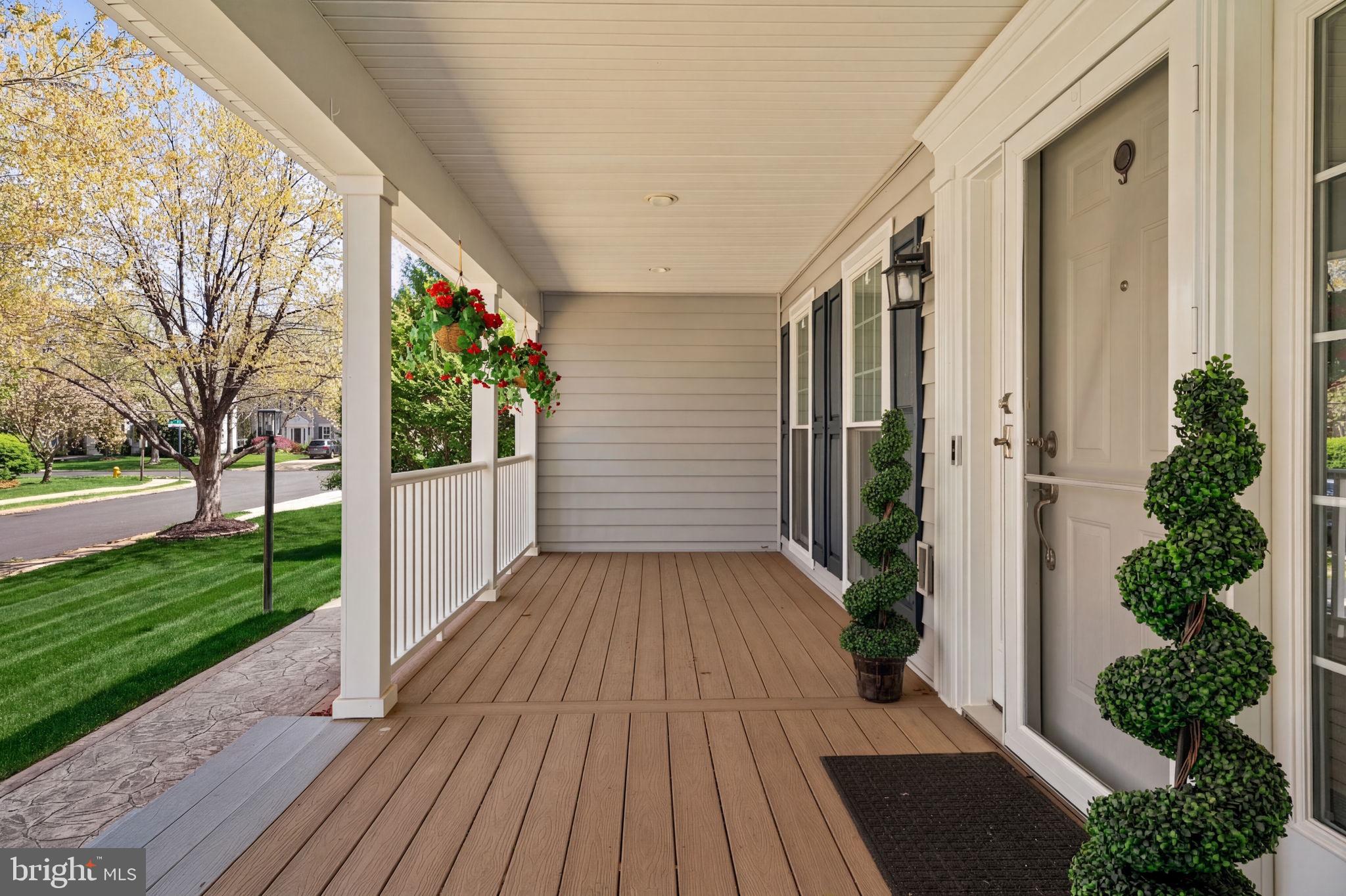 6472 COLONIAL VILLAGE LOOP