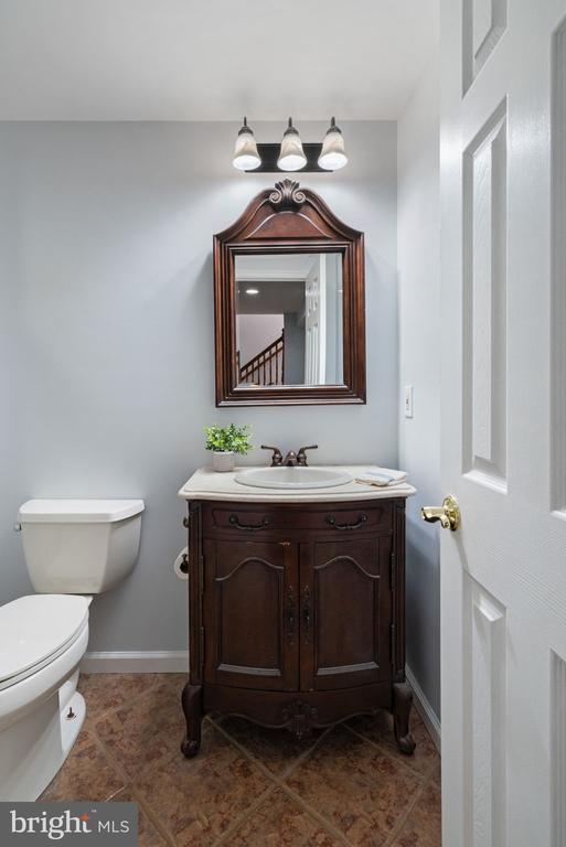 6472 COLONIAL VILLAGE LOOP