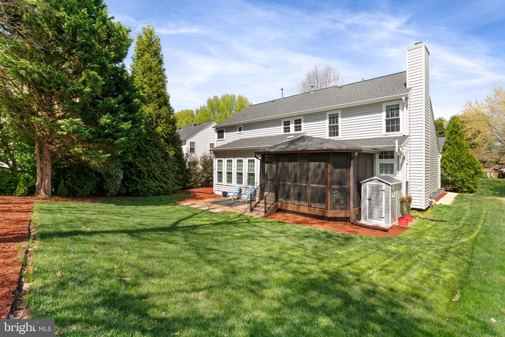 6472 COLONIAL VILLAGE LOOP