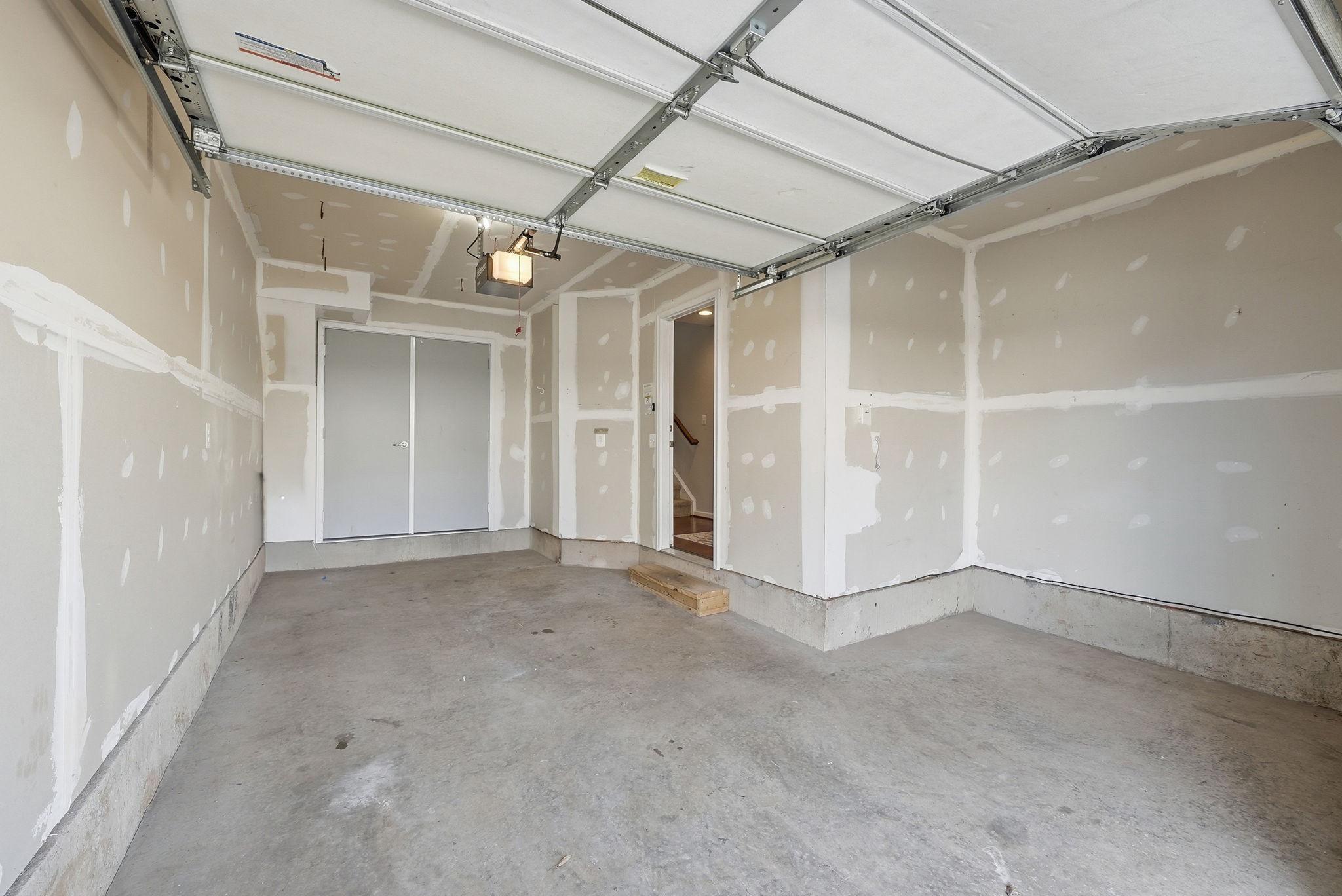 15415 ROSEMONT MANOR DRIVE