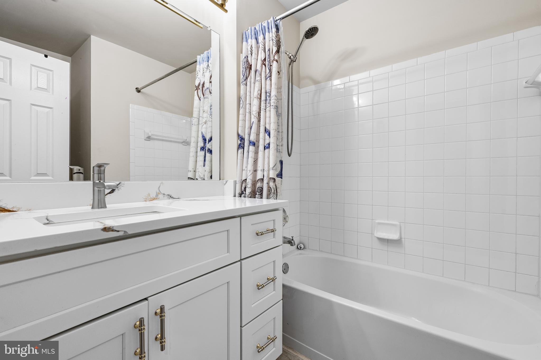 9884 SOUNDING SHORE LANE