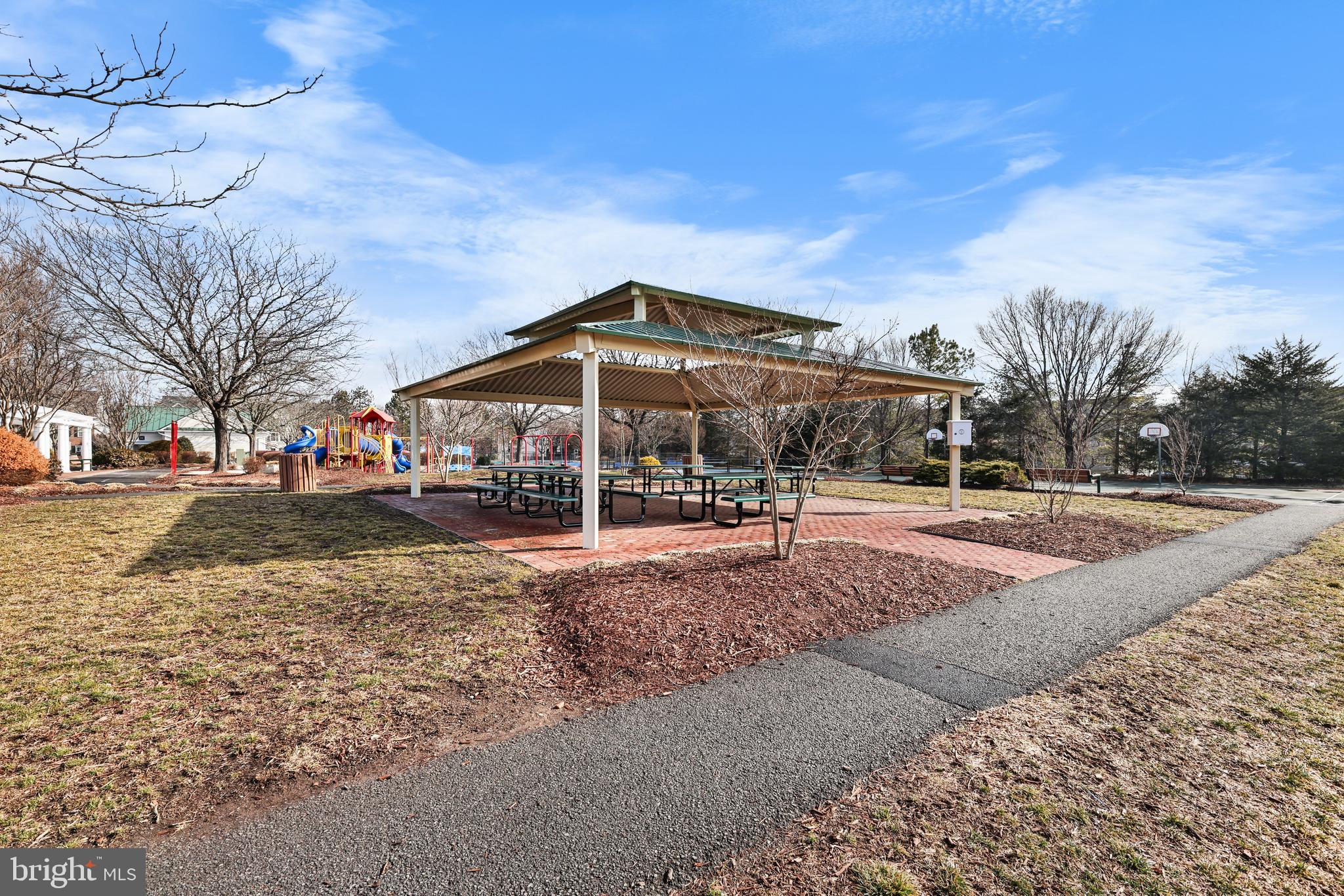 9884 SOUNDING SHORE LANE