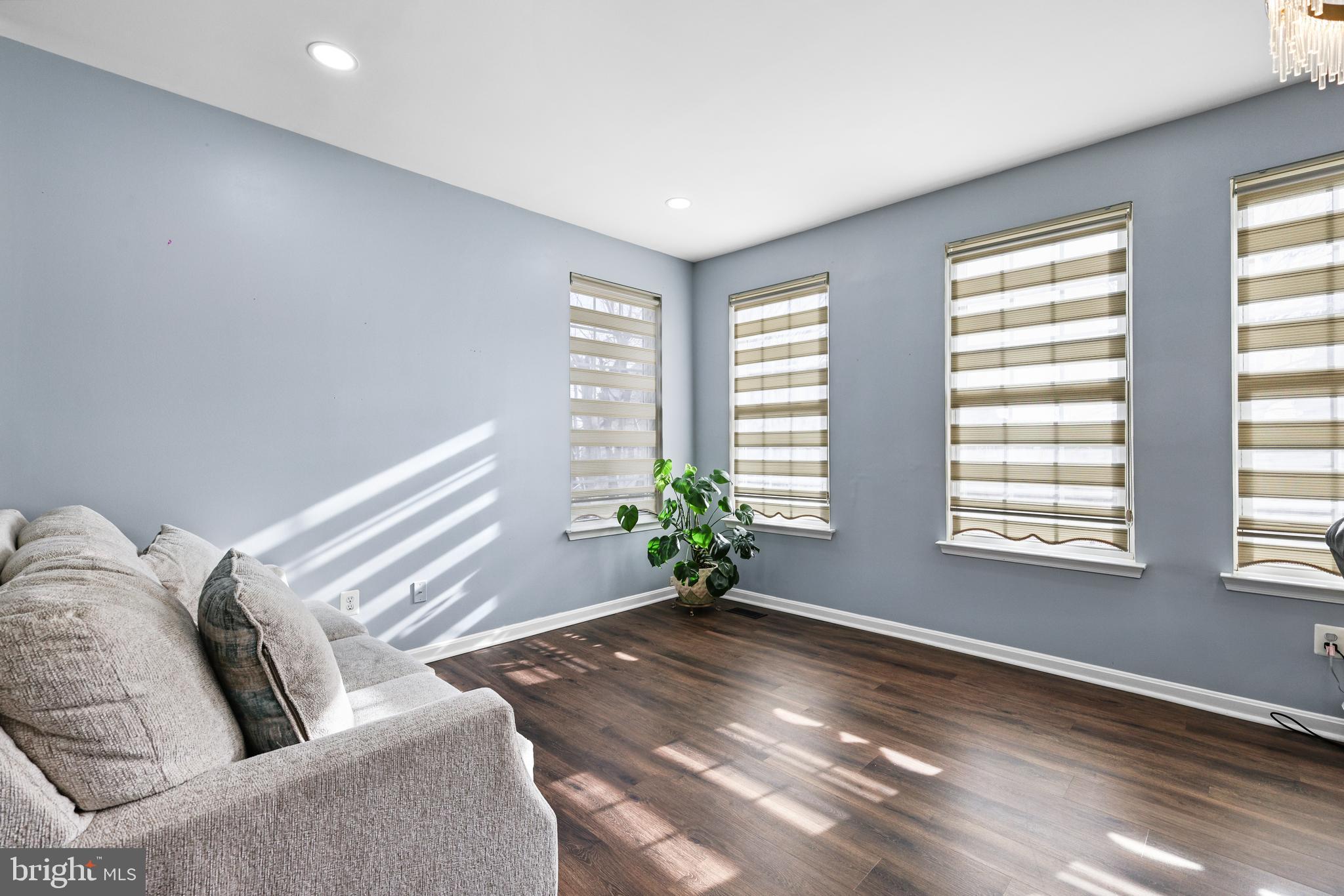 9884 SOUNDING SHORE LANE