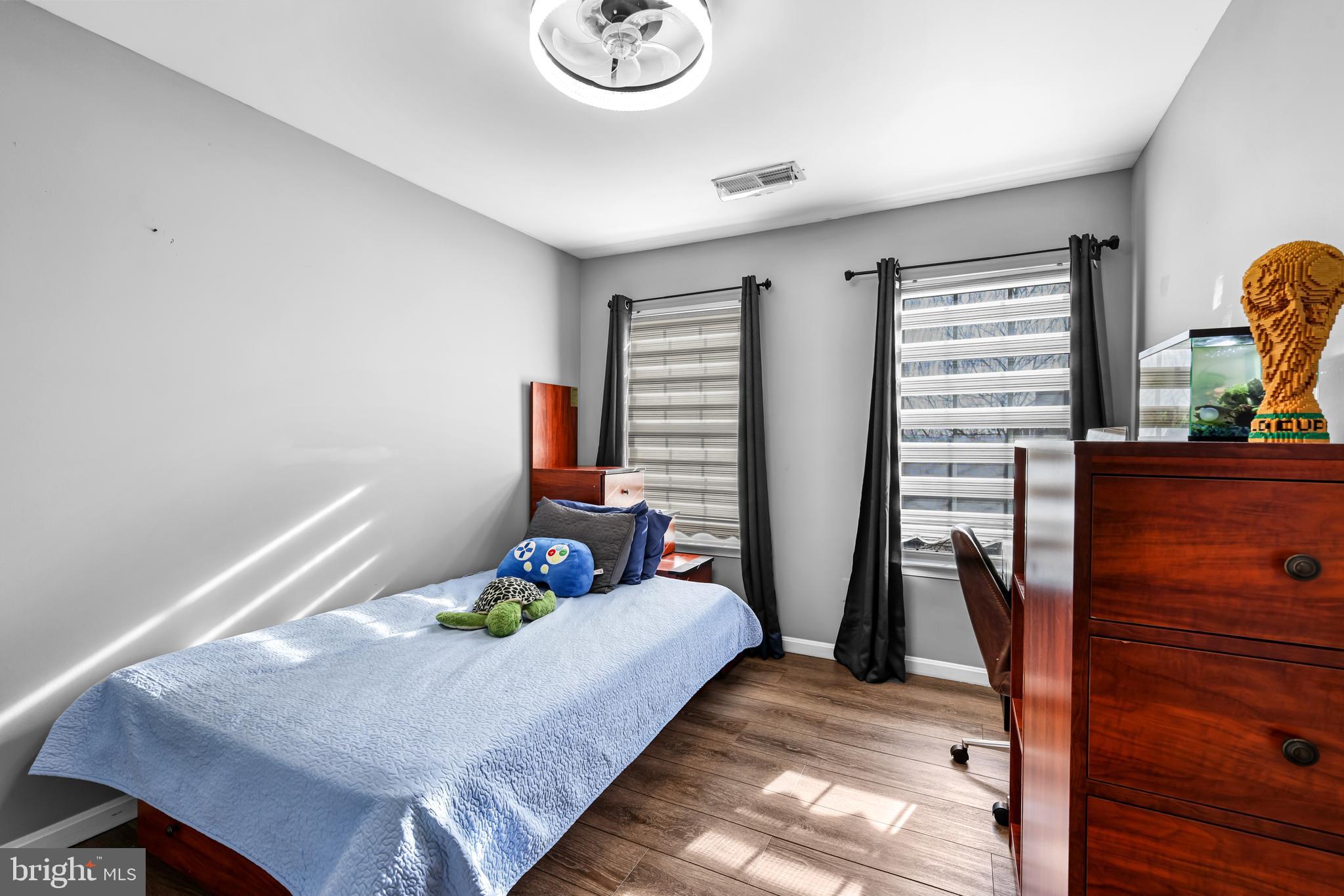 9884 SOUNDING SHORE LANE