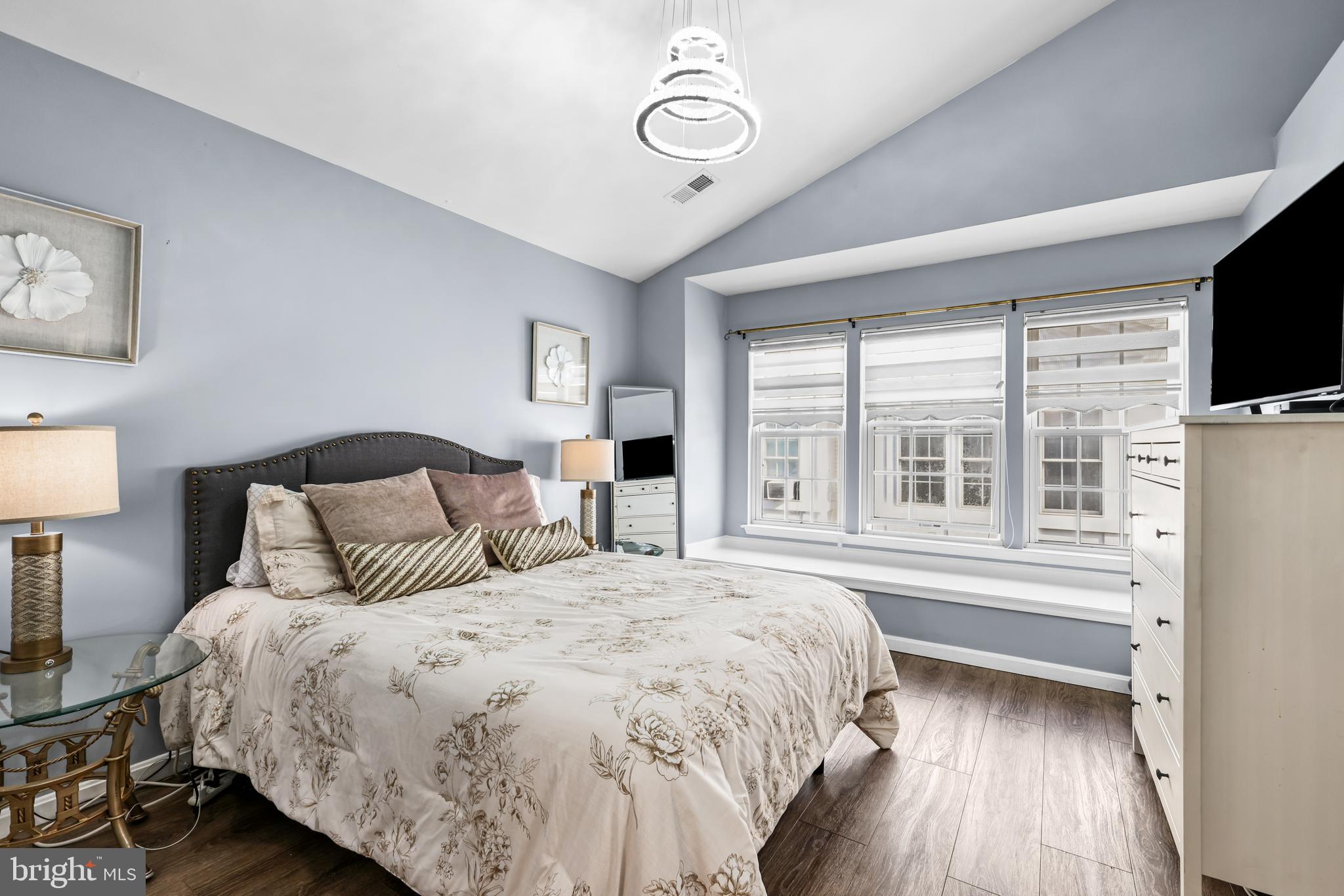 9884 SOUNDING SHORE LANE