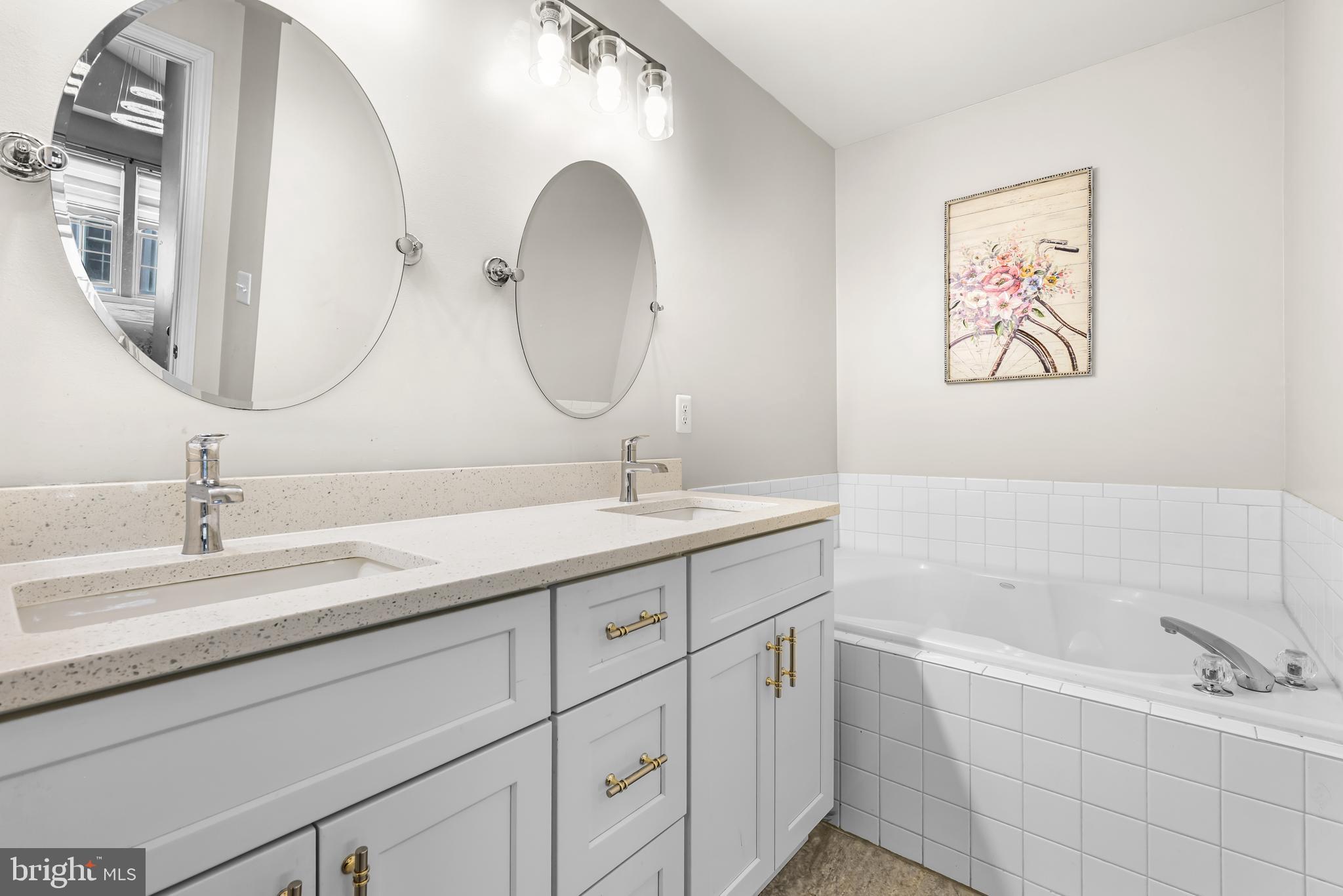 9884 SOUNDING SHORE LANE