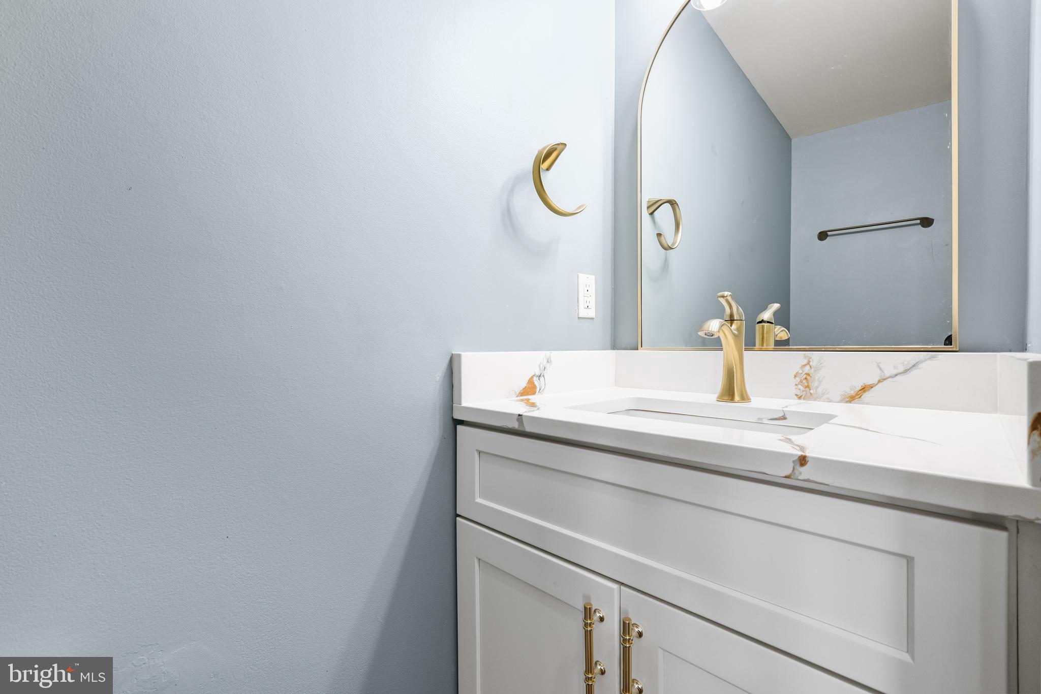 9884 SOUNDING SHORE LANE