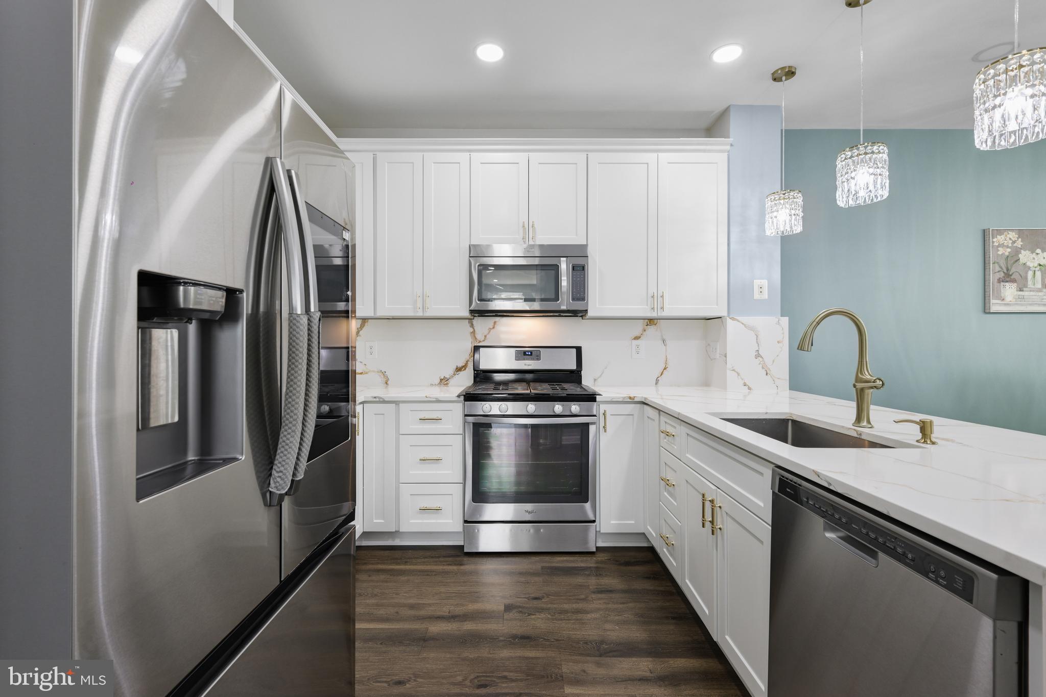 9884 SOUNDING SHORE LANE