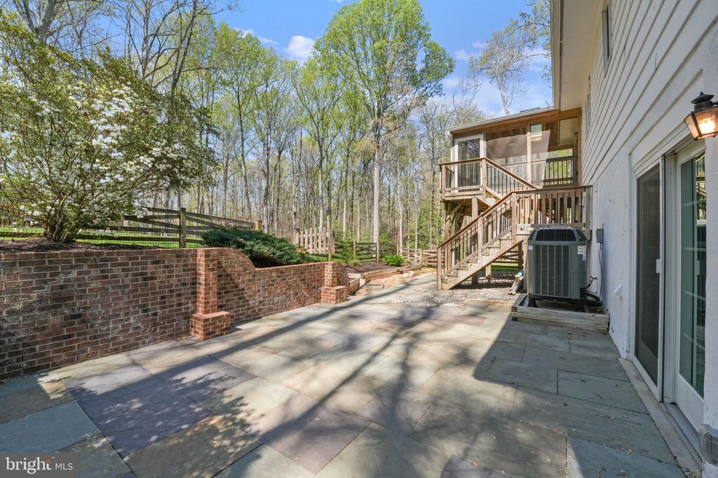 8118 WHITTING DRIVE