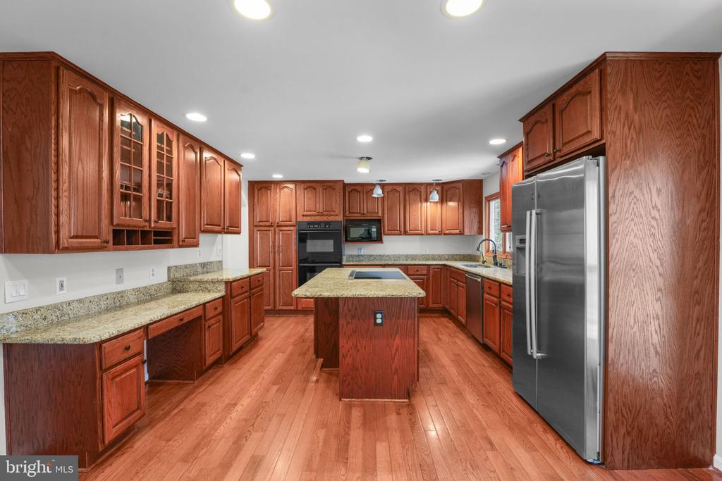 8118 WHITTING DRIVE