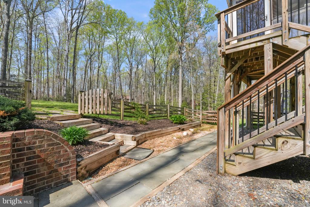 8118 WHITTING DRIVE