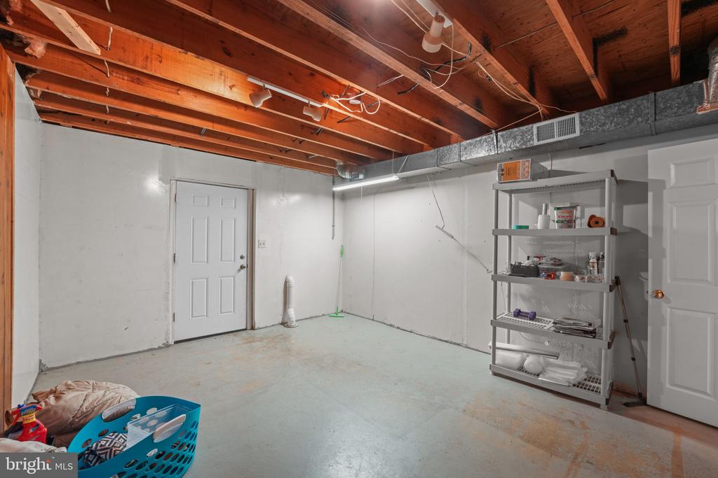 8118 WHITTING DRIVE