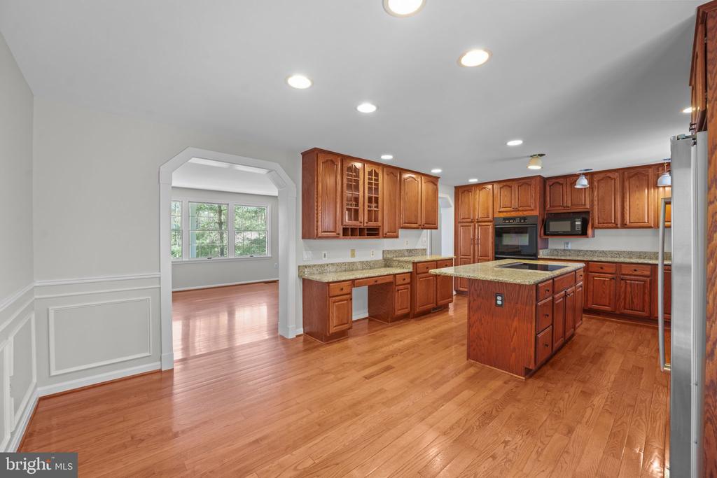 8118 WHITTING DRIVE