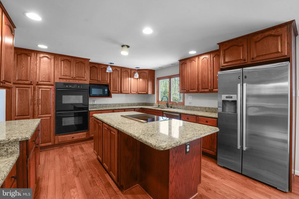 8118 WHITTING DRIVE