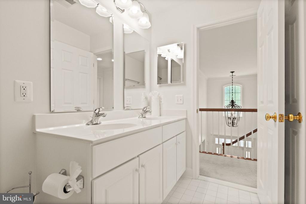 9301 STONEY RUN PLACE