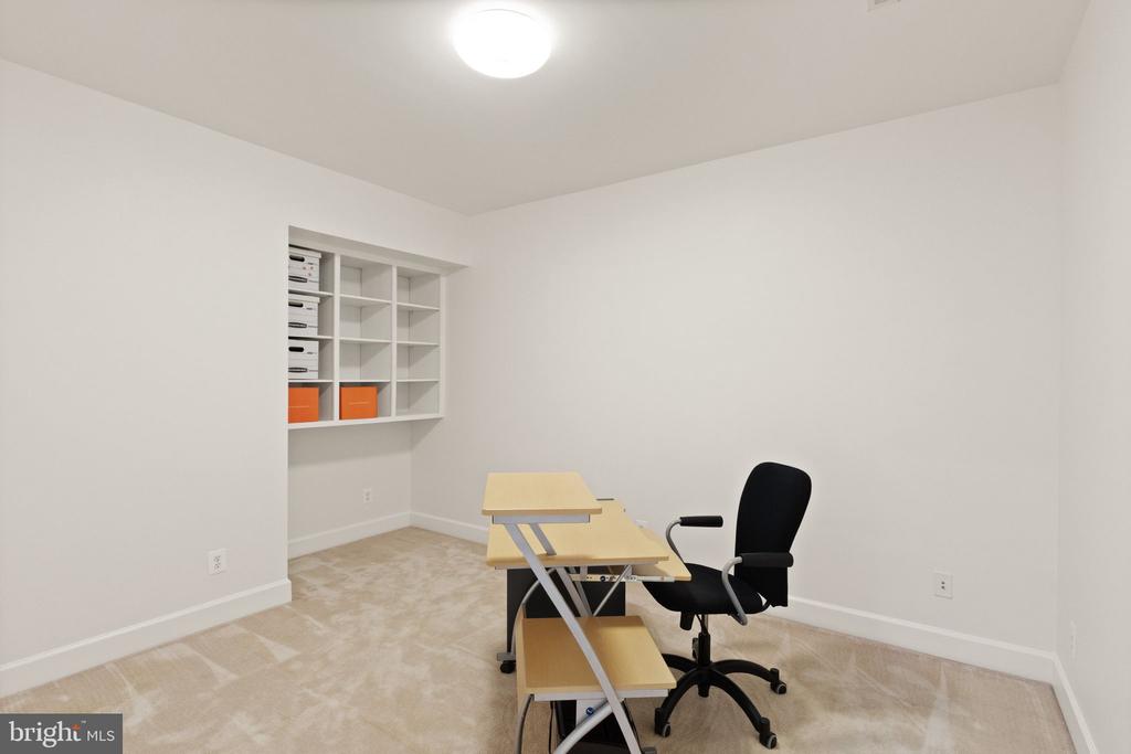 9301 STONEY RUN PLACE