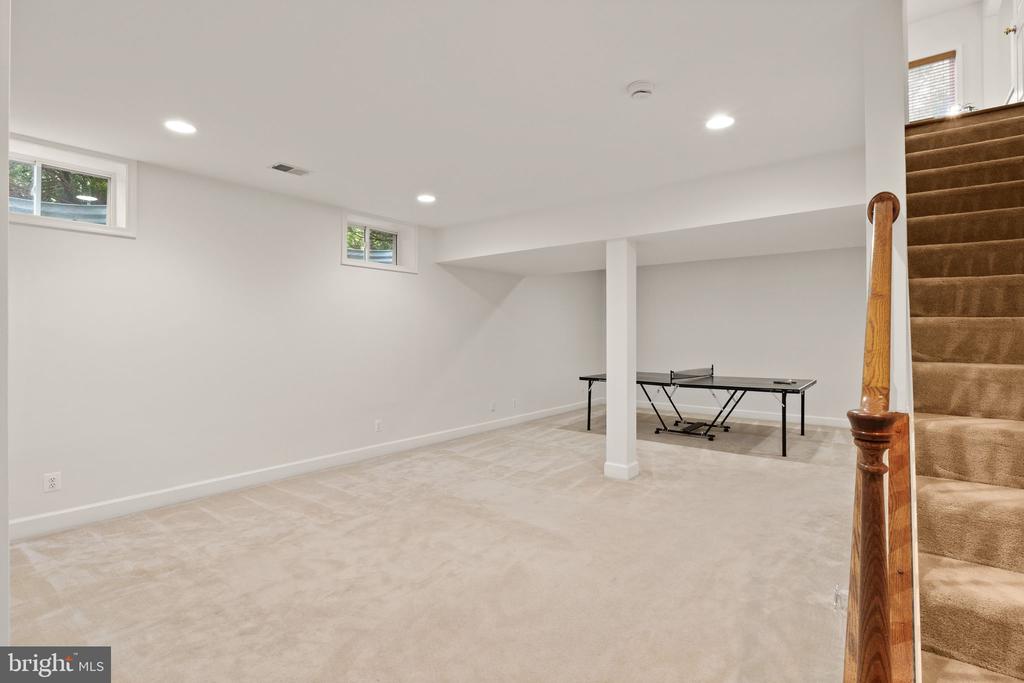 9301 STONEY RUN PLACE