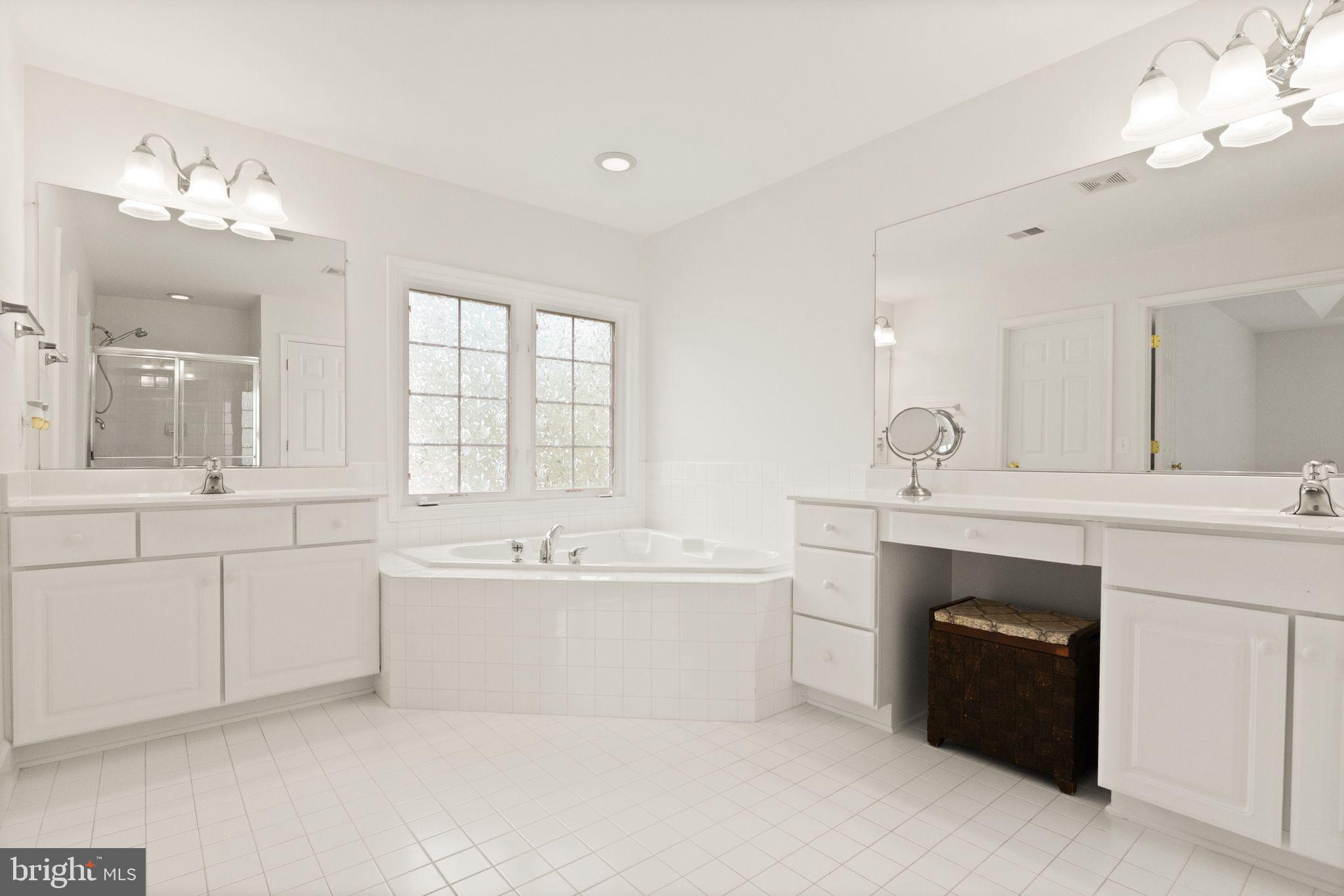 9301 STONEY RUN PLACE