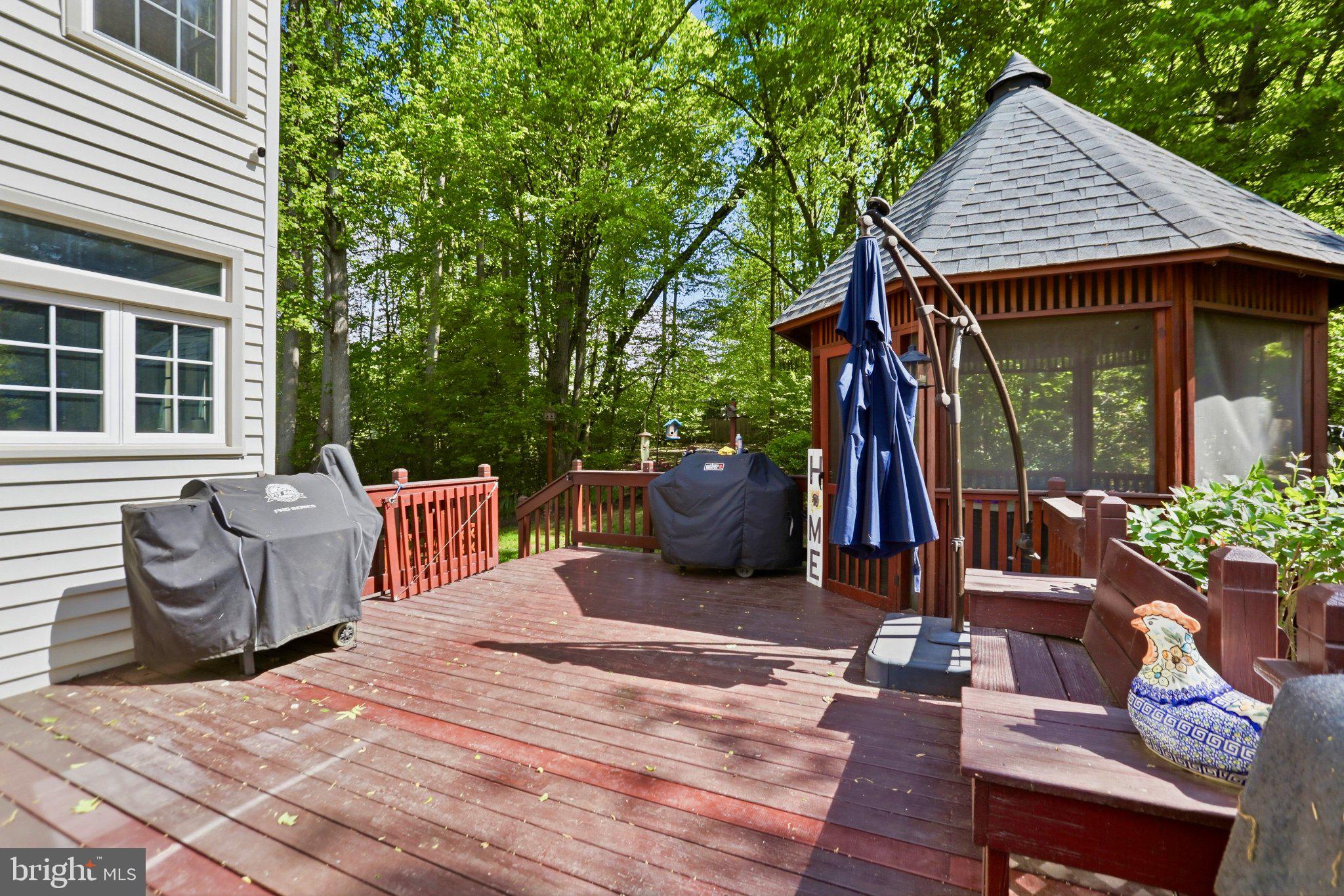 7858 MEADOWGATE DRIVE