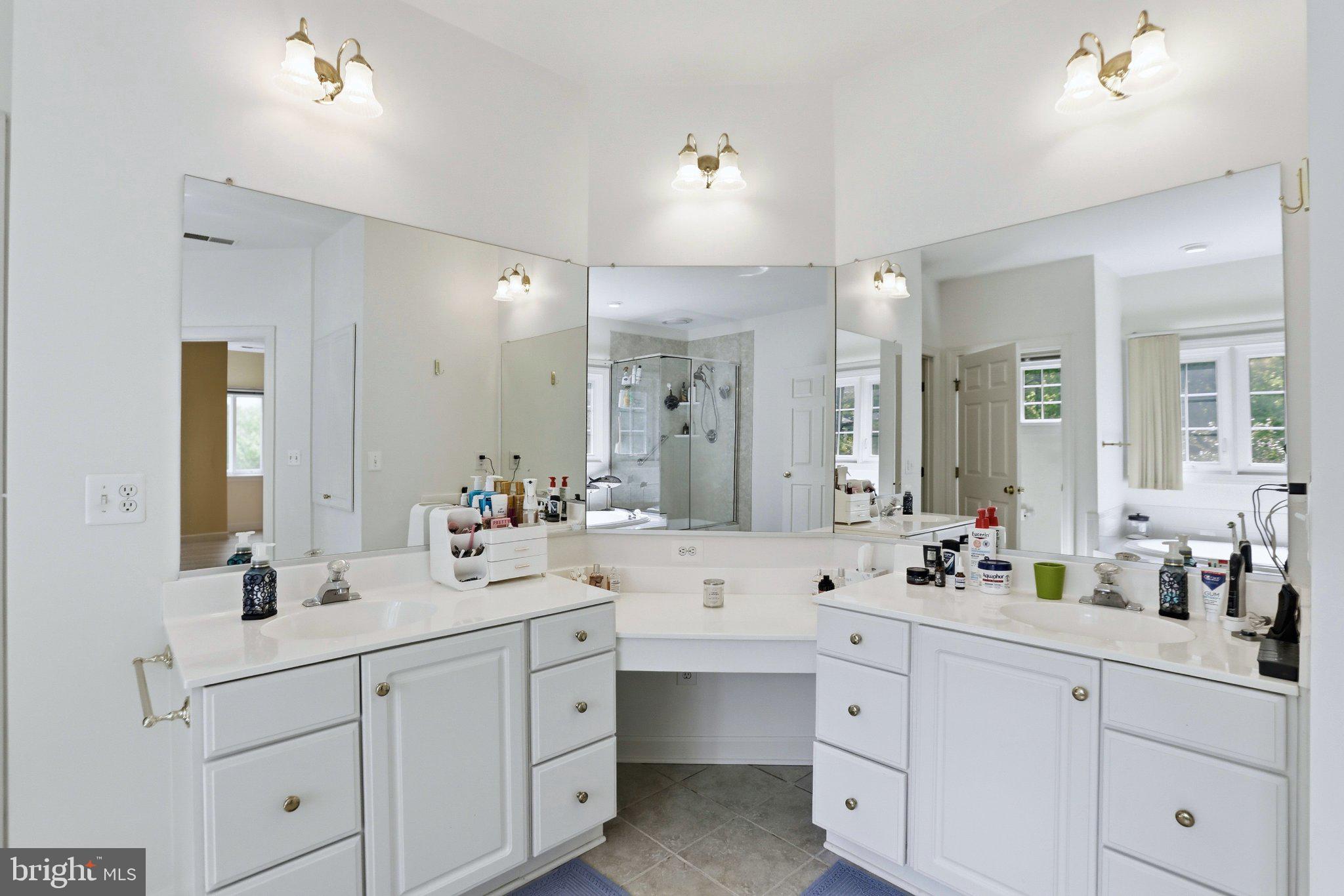 7858 MEADOWGATE DRIVE