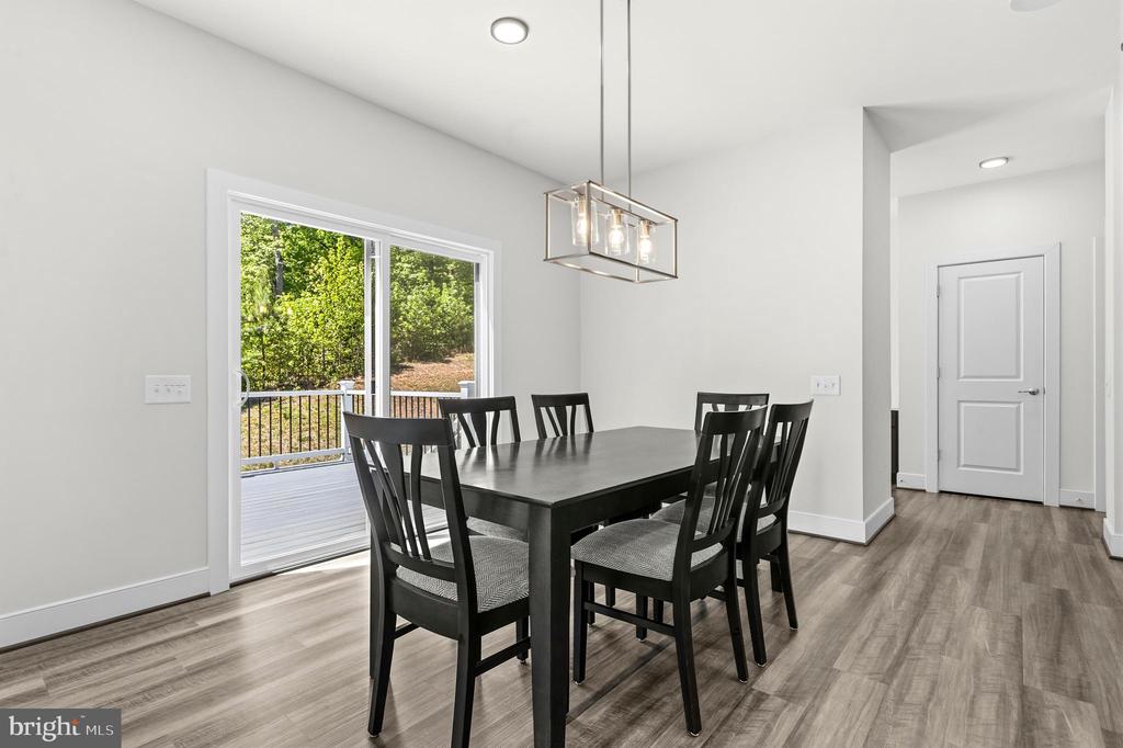 2020 SILVER SYCAMORE LANE