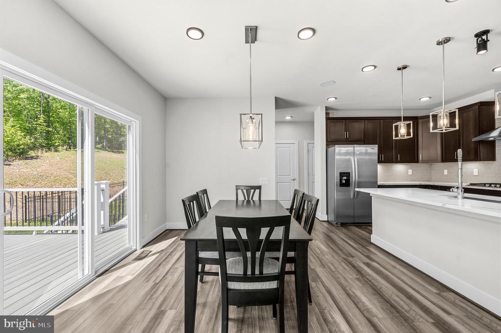 2020 SILVER SYCAMORE LANE