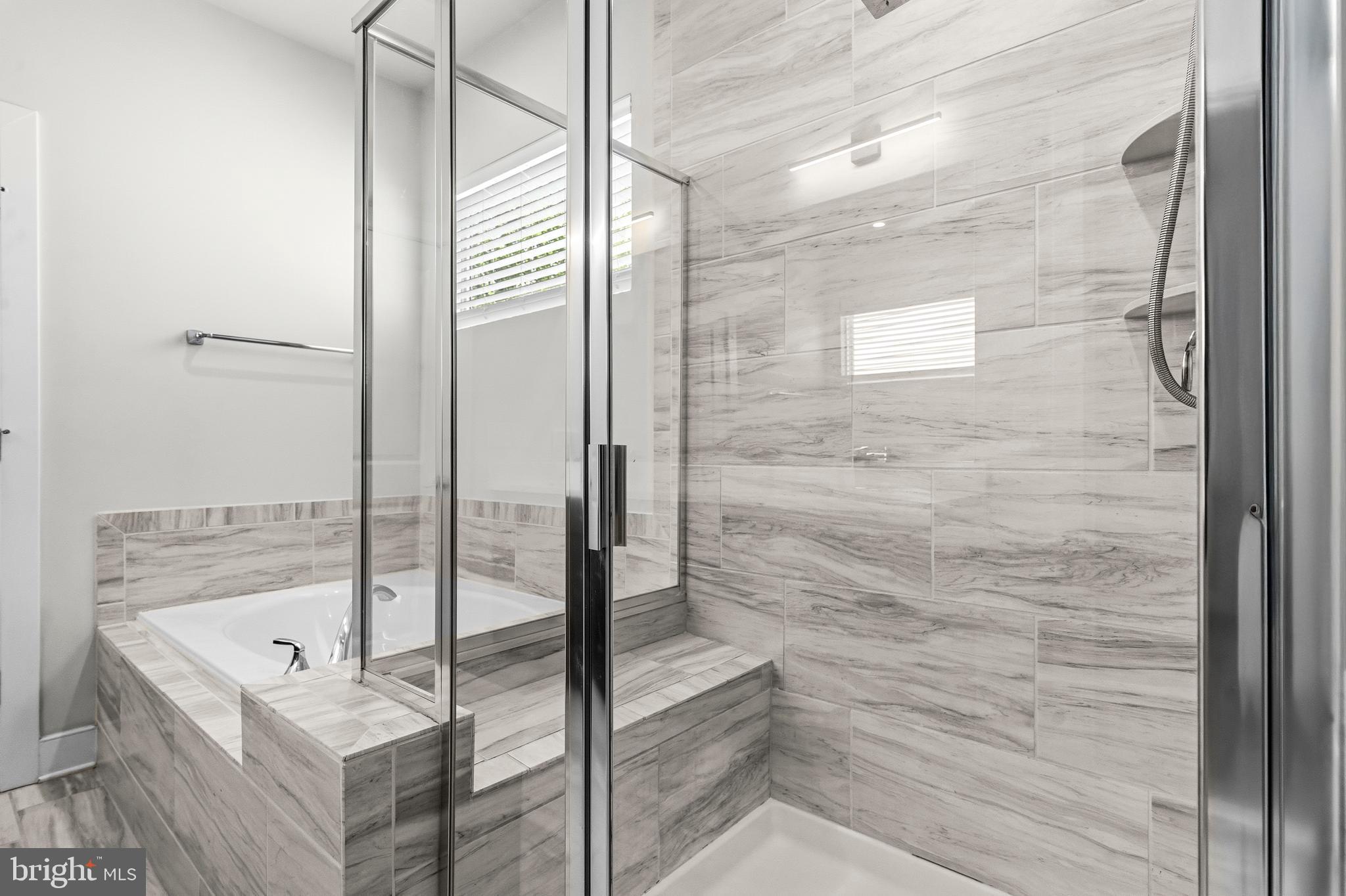2020 SILVER SYCAMORE LANE