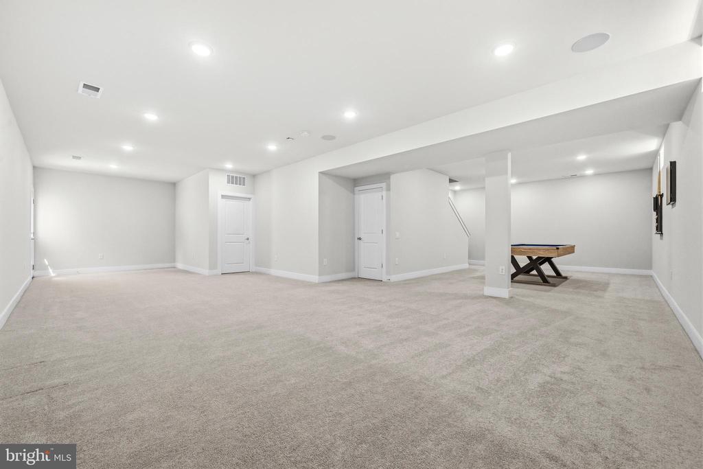 2020 SILVER SYCAMORE LANE