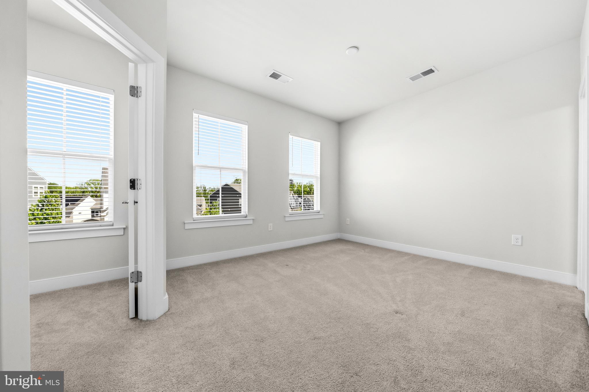 2020 SILVER SYCAMORE LANE