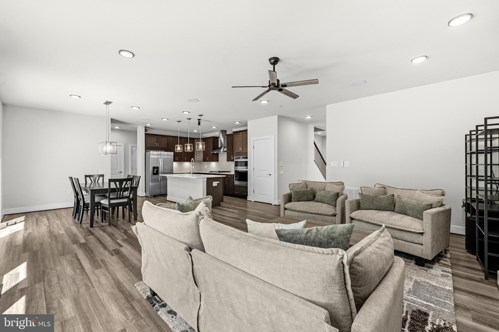 2020 SILVER SYCAMORE LANE
