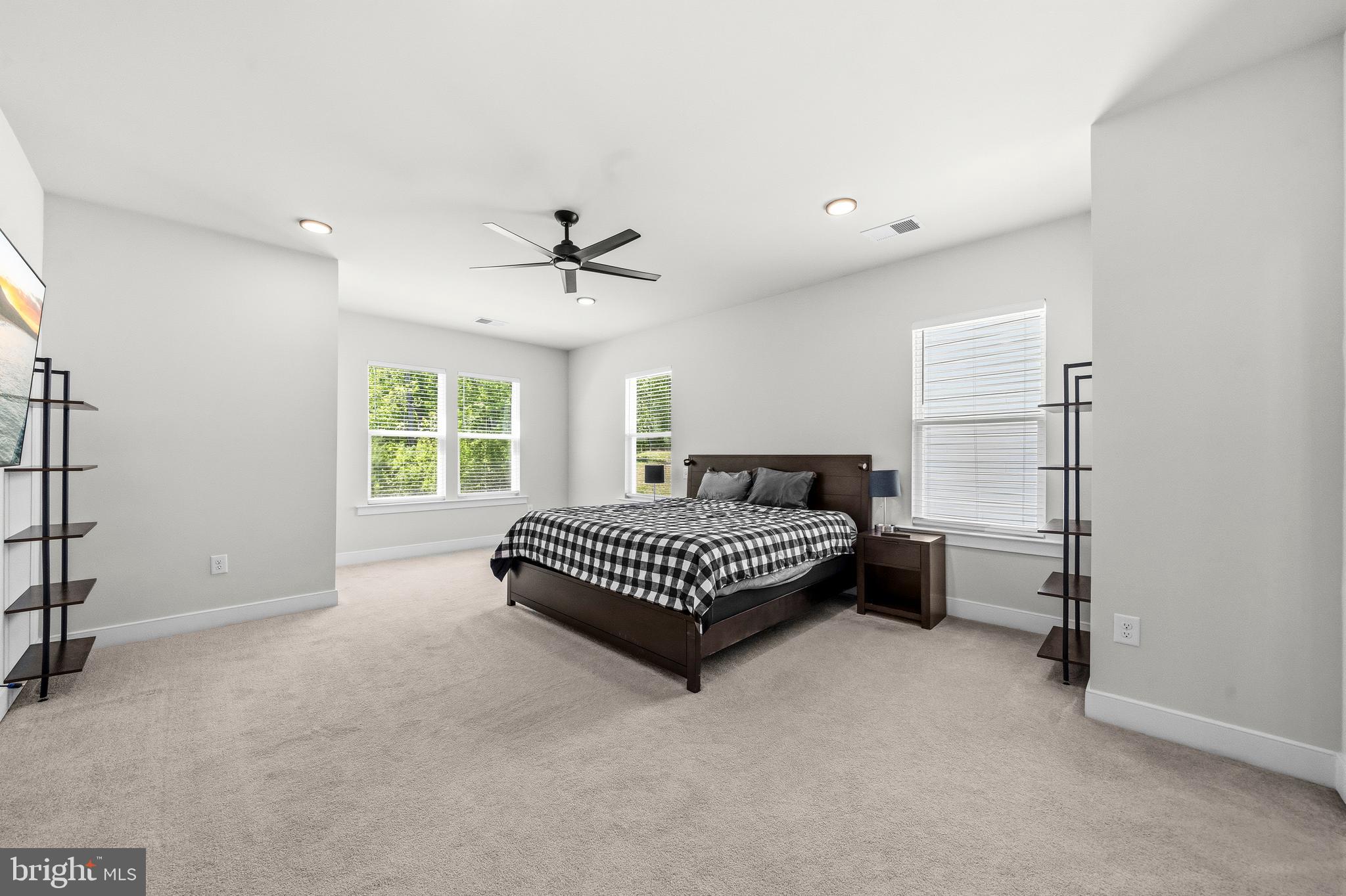 2020 SILVER SYCAMORE LANE