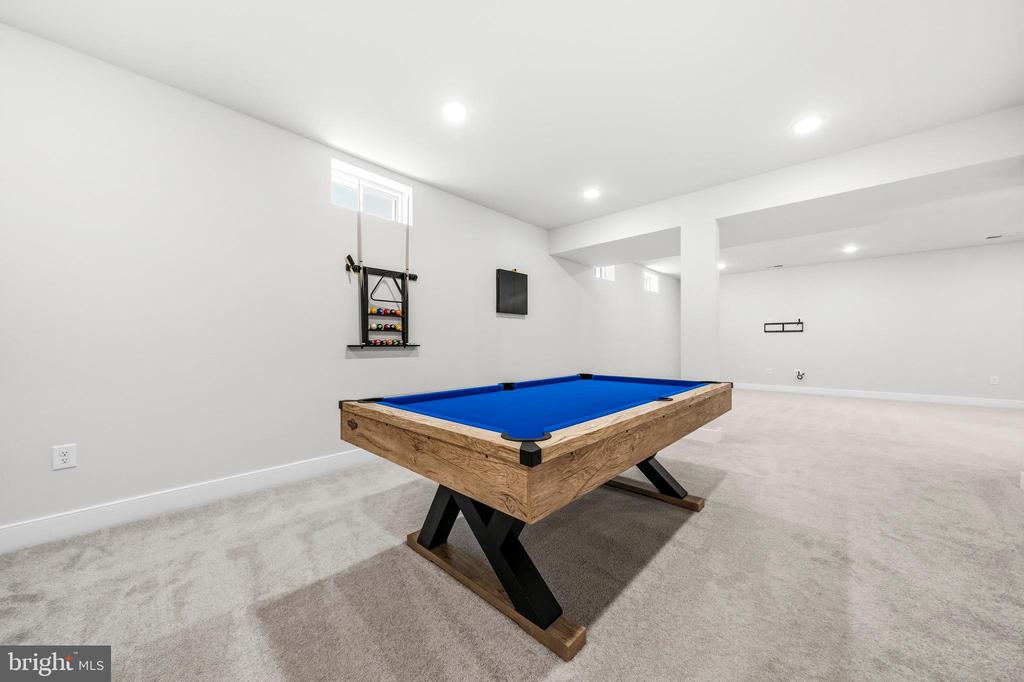 2020 SILVER SYCAMORE LANE