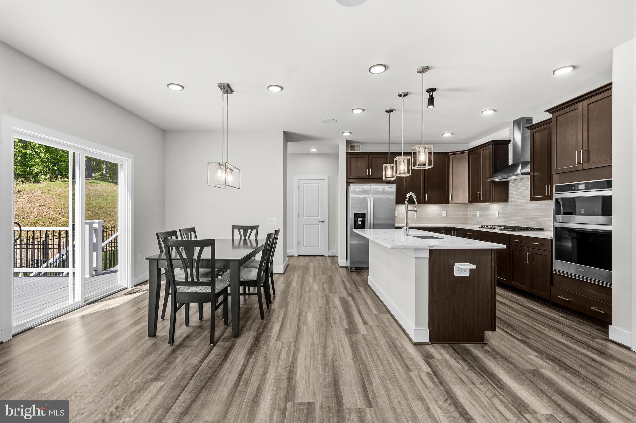 2020 SILVER SYCAMORE LANE