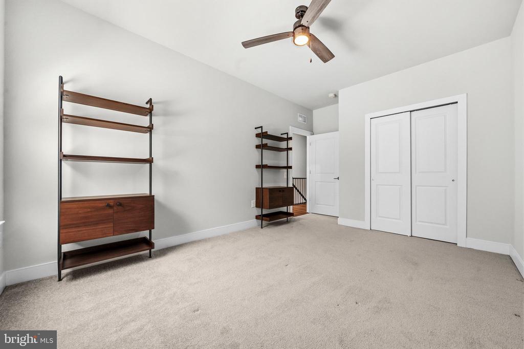 2020 SILVER SYCAMORE LANE
