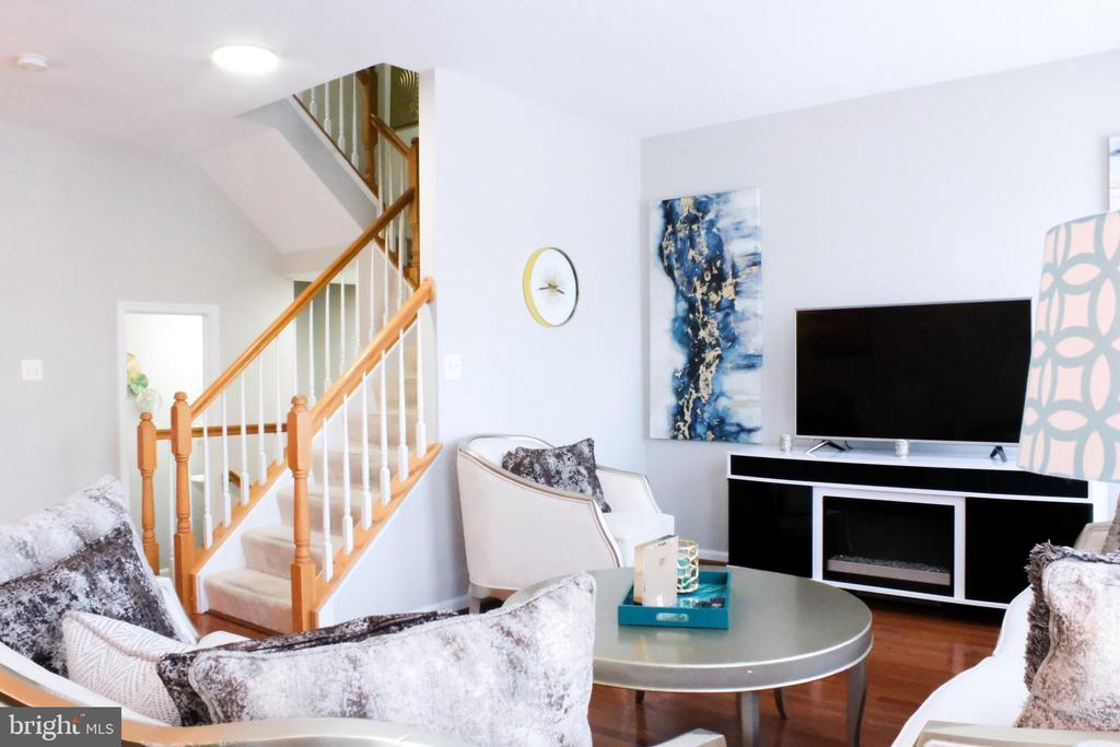 4246 LA MAURICIE LOOP