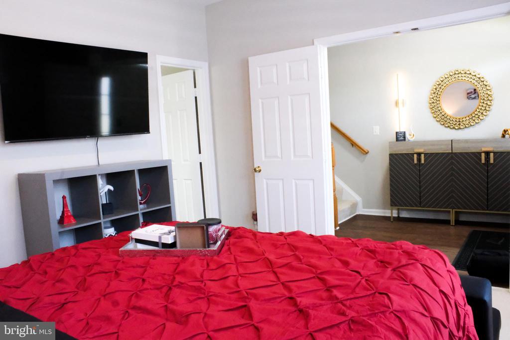 4246 LA MAURICIE LOOP