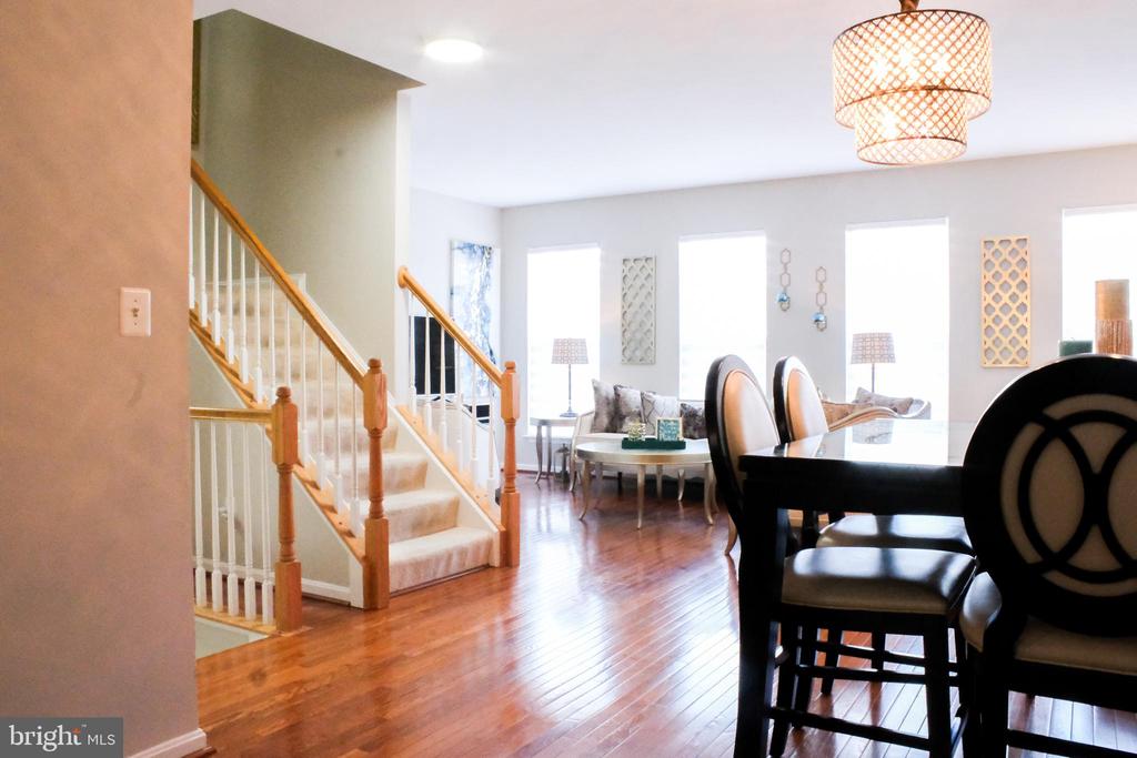 4246 LA MAURICIE LOOP
